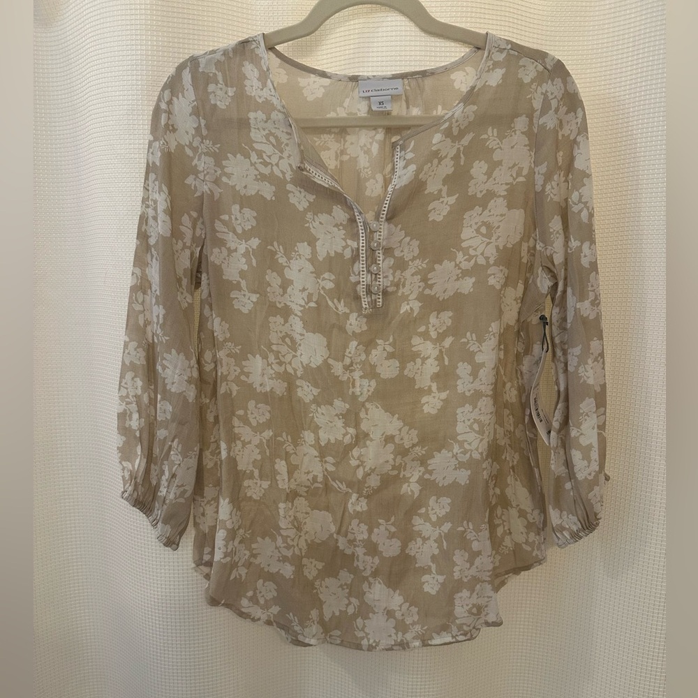 Women's Liz Claiborne 3/4 sleeve blouse. Size XS